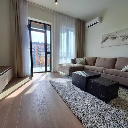 Crown - Bw Sole Belgrad